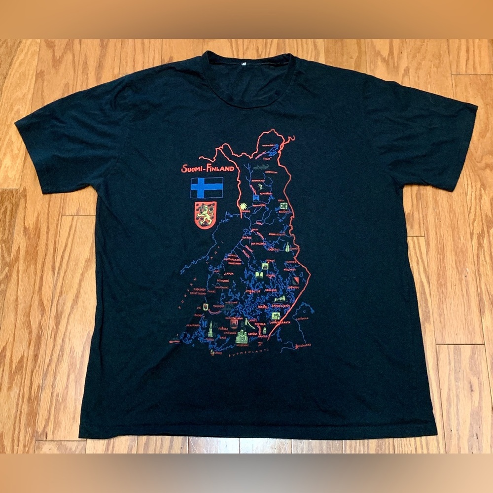 Vintage Black Suomi-Finland Finnish Map Illustrated Country Map T Shirt